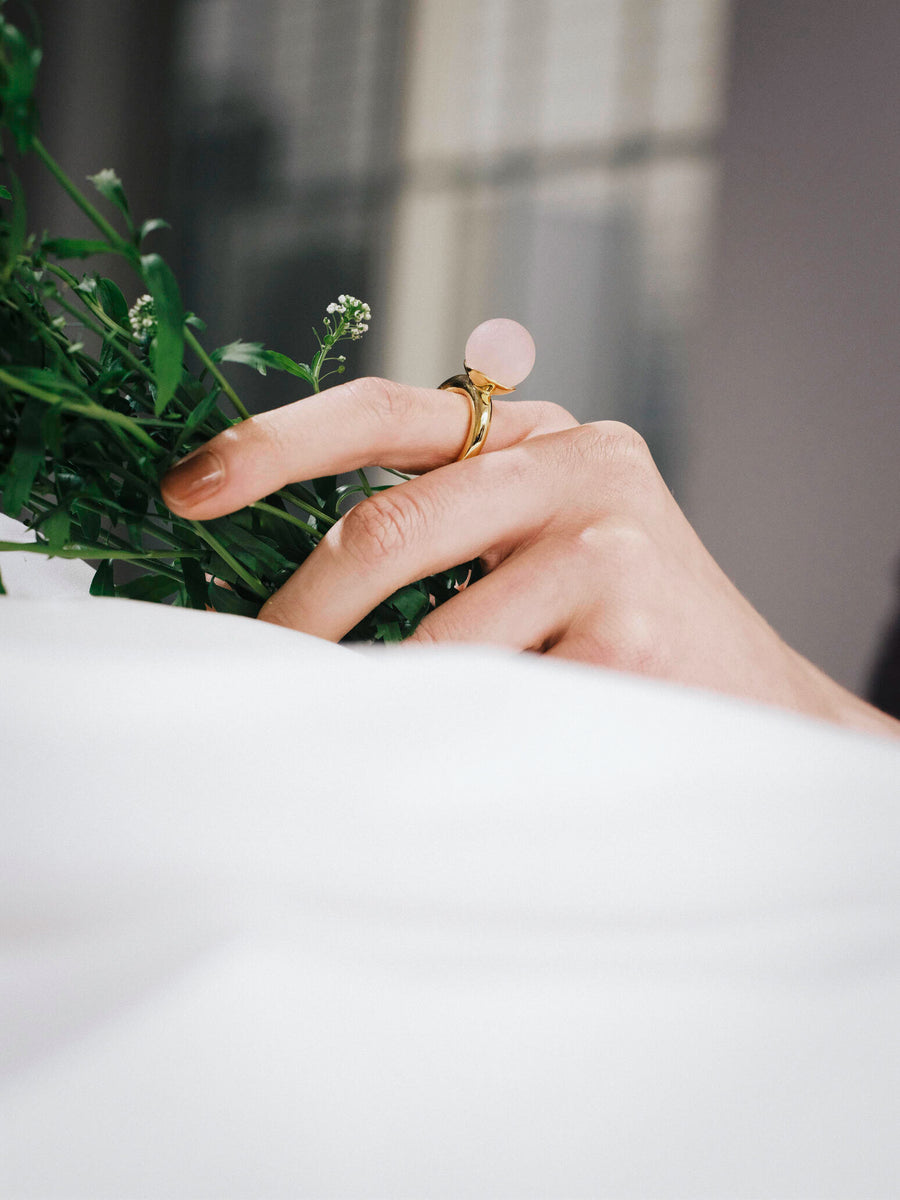 (マットローズクオーツ/gold) acorn ball ring