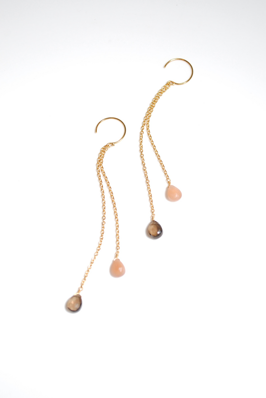 (ピーチムーンストーン&スモーキークオーツ/gold) fancy swing earring