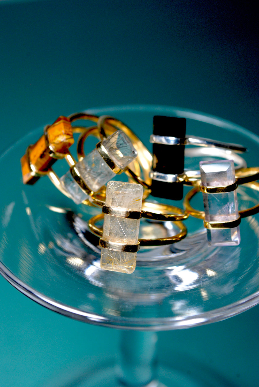 (Black rutilated quartz/gold) rect bandage ring