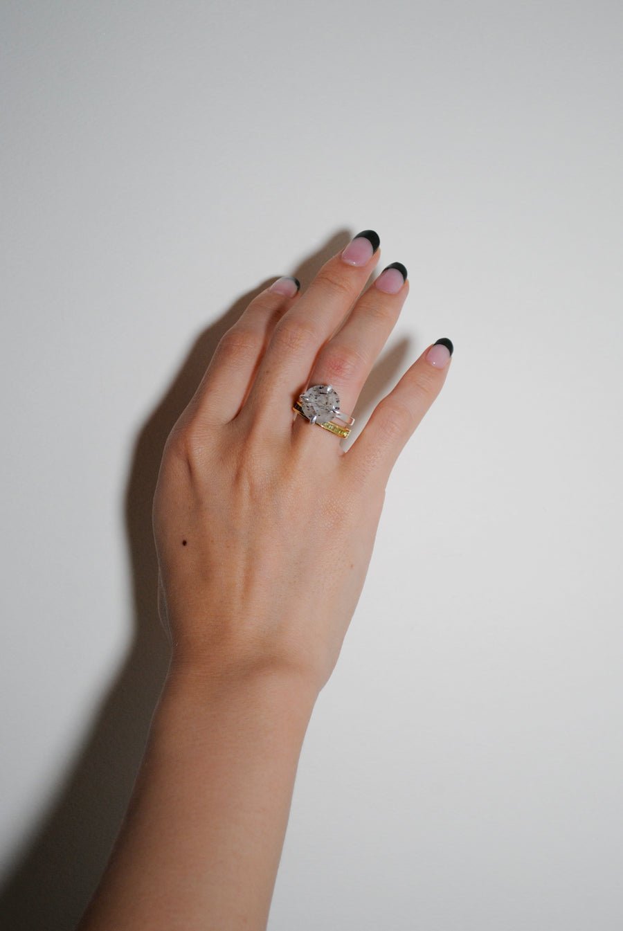 (Golden Green Quartz/Gold) Kitty Nails Ring