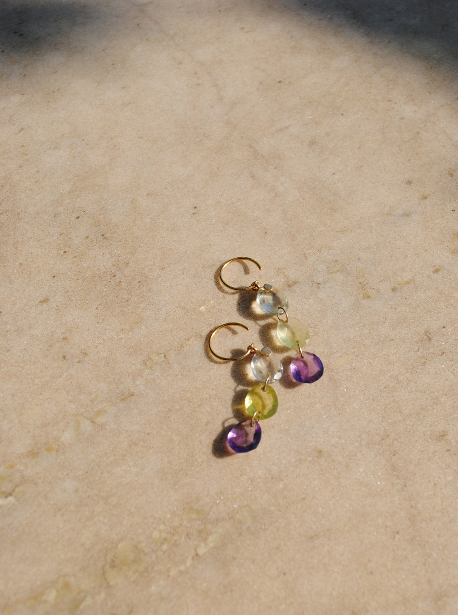 (Pastel multi-stone/gold) swing trio pierced earring