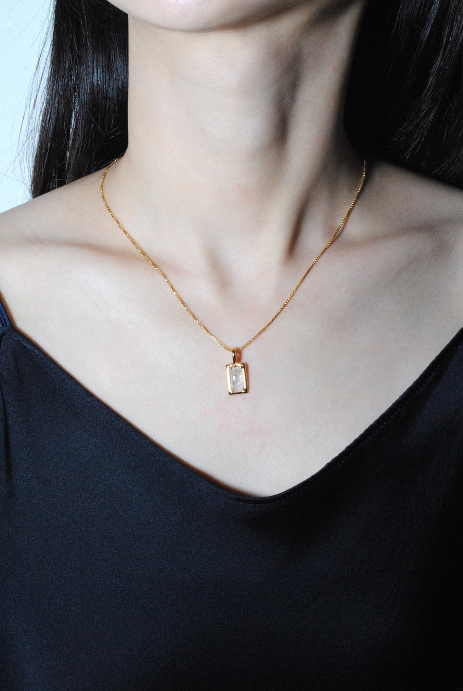 (レインボームーンストーン/gold) rope around-rect- necklace