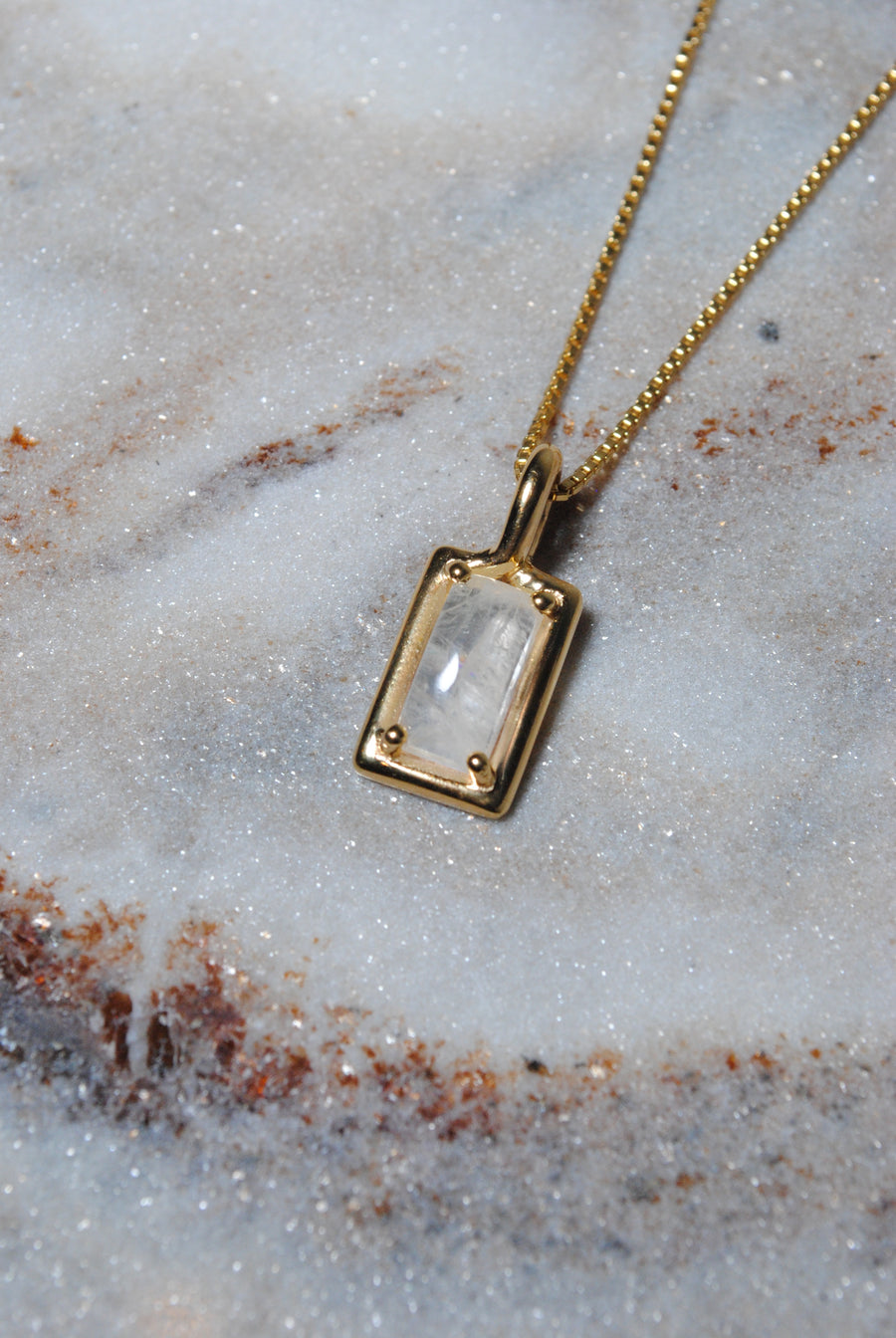 (レインボームーンストーン/gold) rope around-rect- necklace