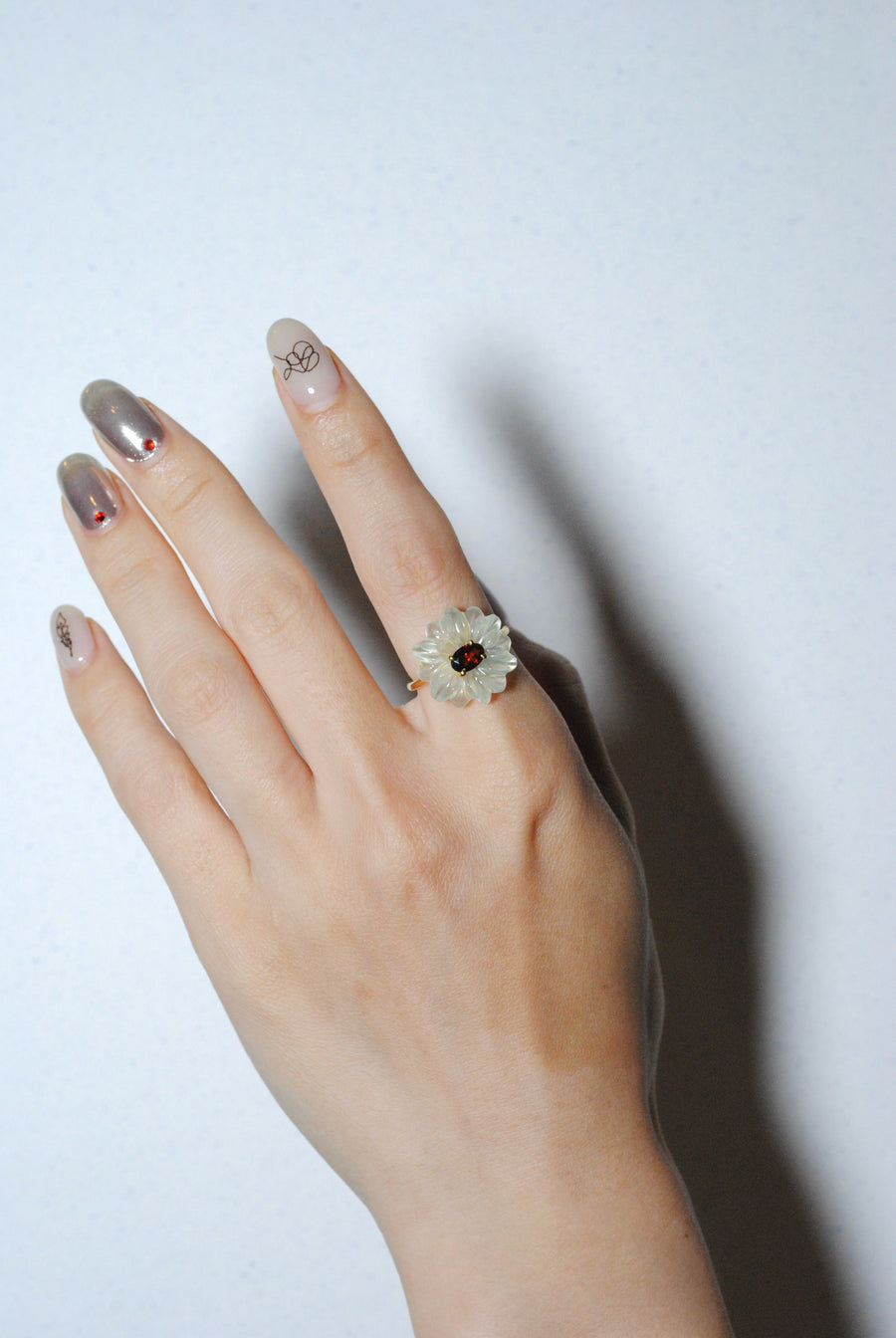 (Prehnite &amp; Petrotourmaline) flower carving ring
