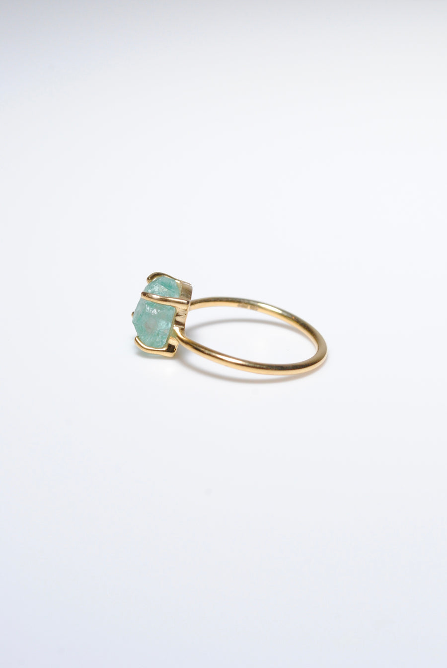 (Apatite/gold) rough stone ring