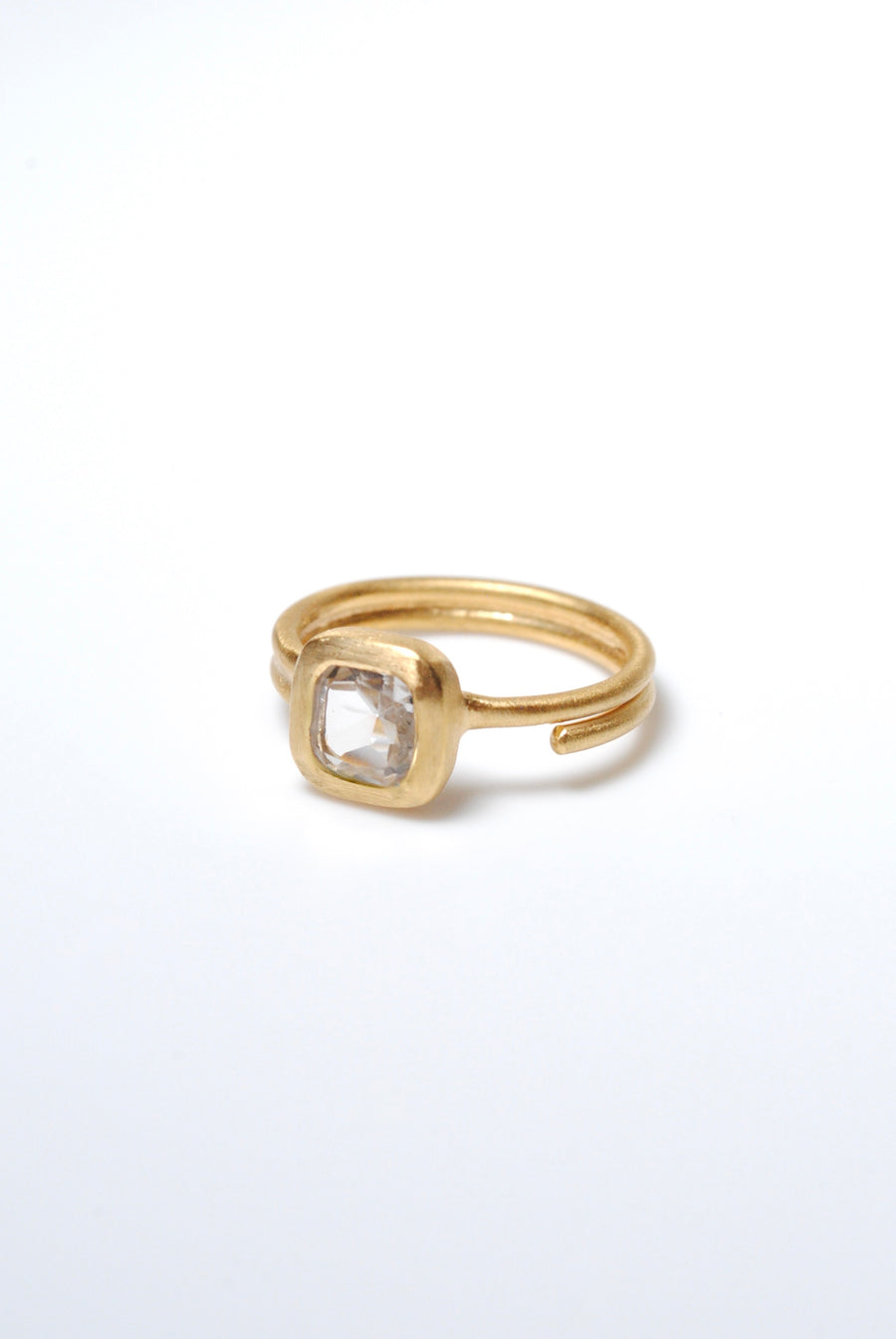 (White topaz/gold) Alma ring
