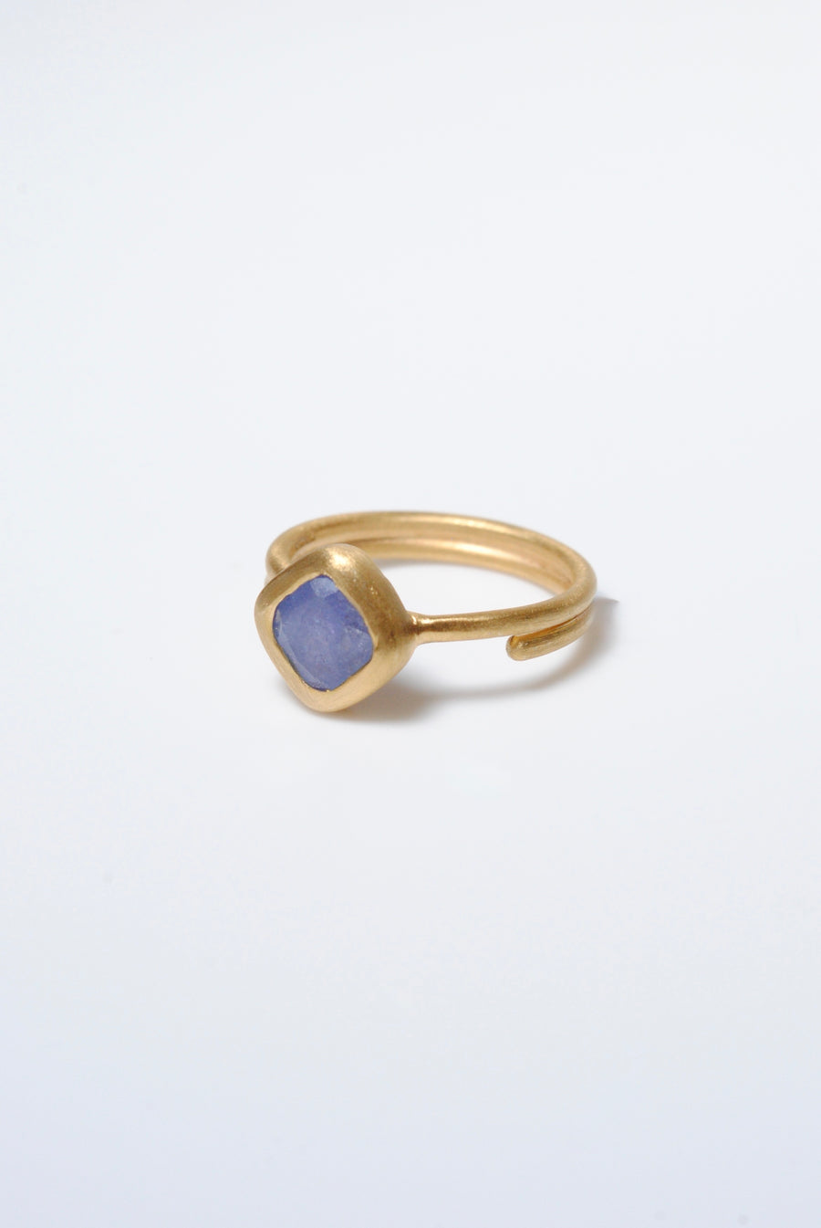 (Tanzanite/gold) Alma ring