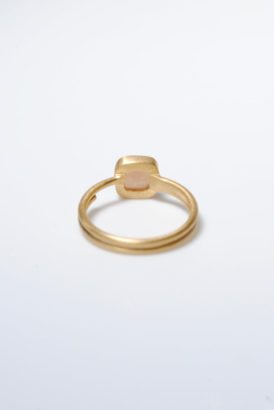 (Peach Moonstone/gold) Alma Ring