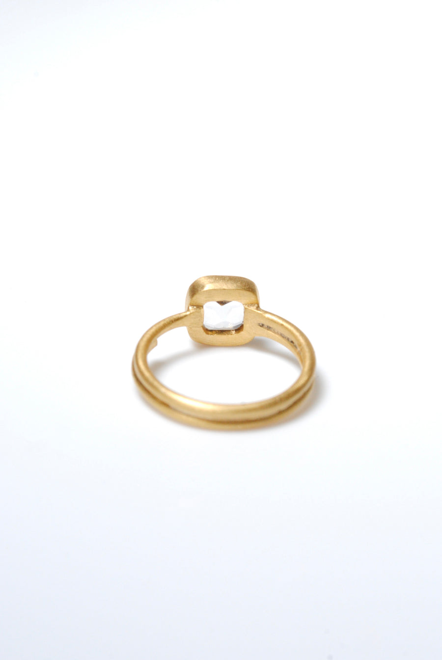 (White topaz/gold) Alma ring