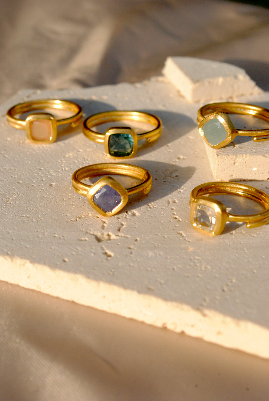 (Tanzanite/gold) Alma ring