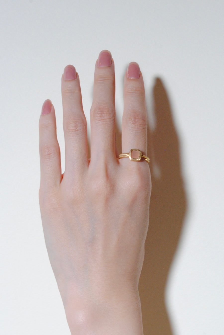(Peach Moonstone/gold) Alma Ring