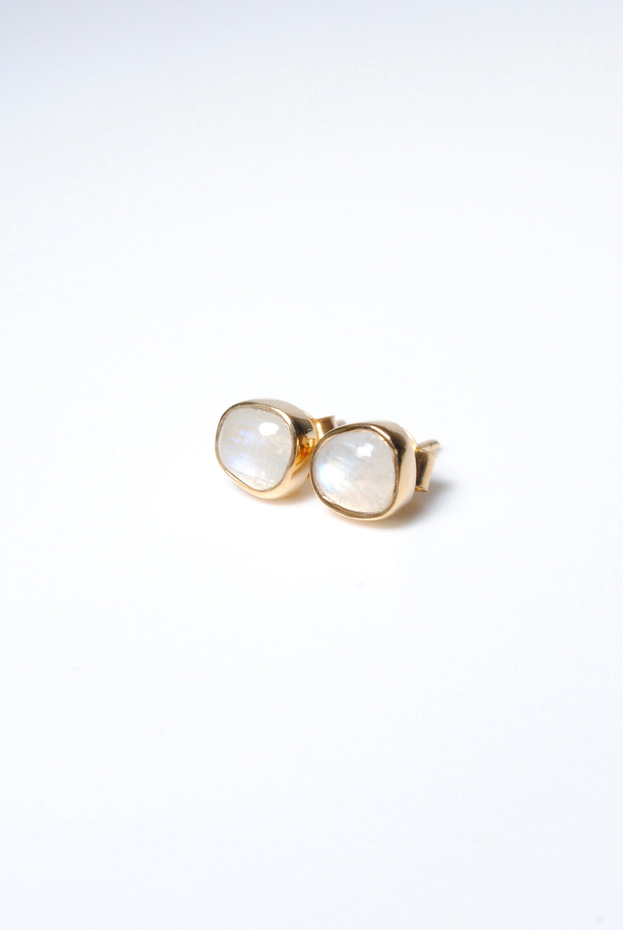 (レインボームーンストーン/gold) deformed petit earring