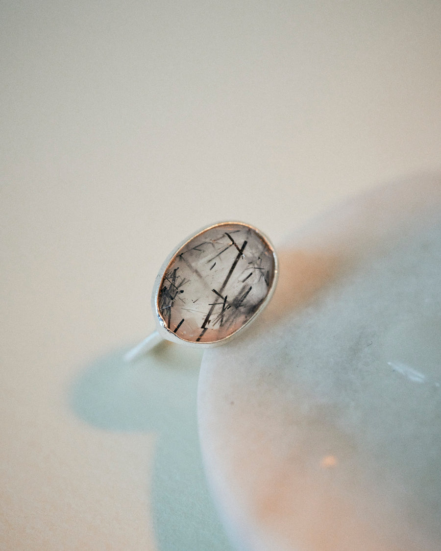 (Black rutilated quartz/silver) oval flower ring