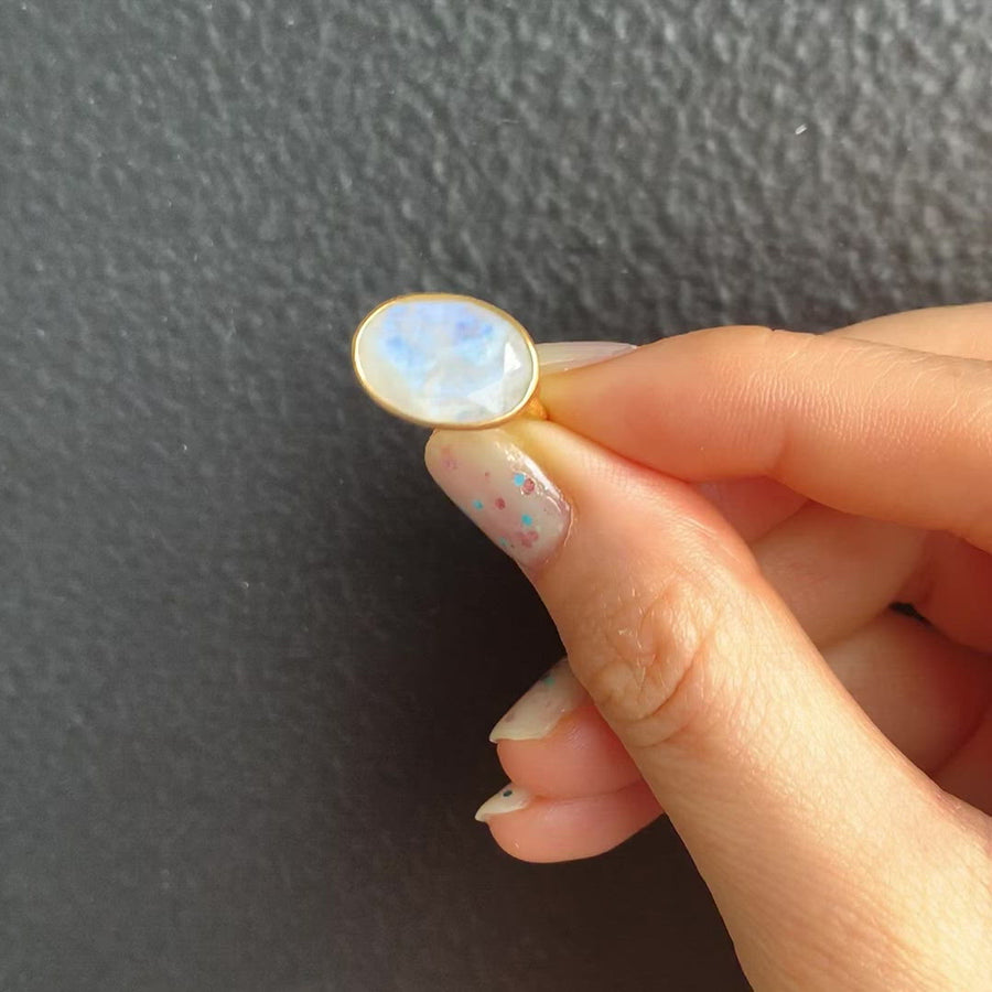 Rainbow Moonstone (gold): oval flower ring