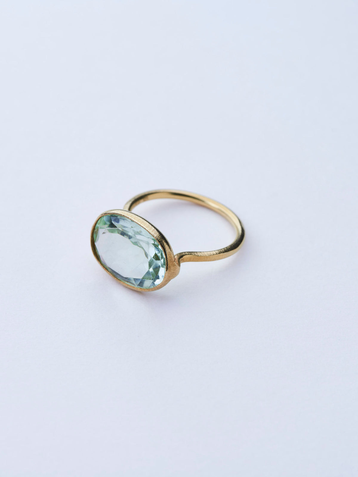グリーンアメジスト(gold)：oval flower ring – ödül