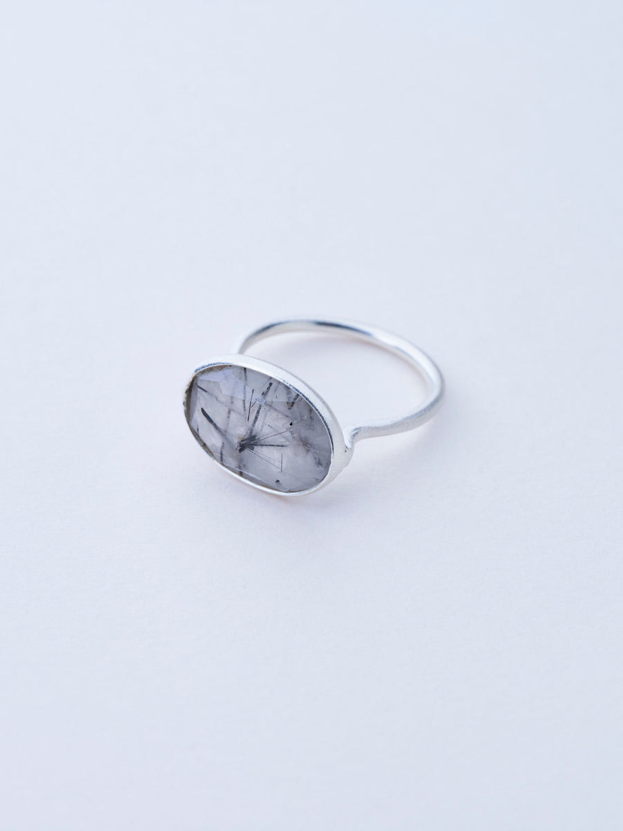 (Black rutilated quartz/silver) oval flower ring