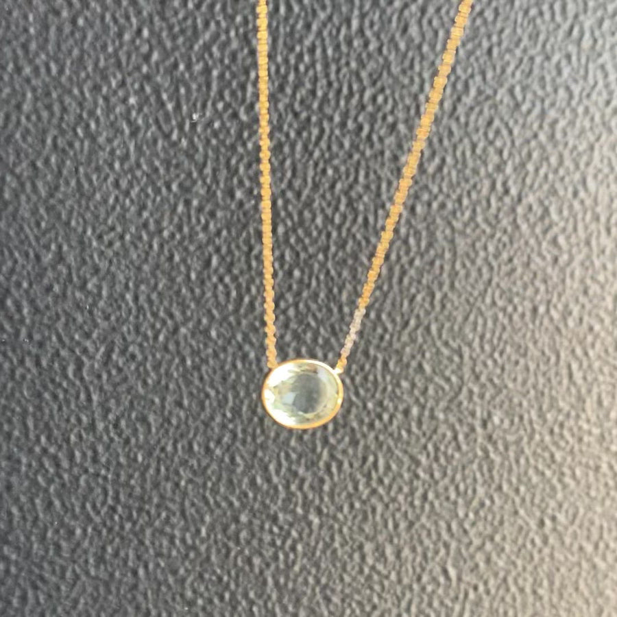 Green amethyst (gold): oval flower necklace