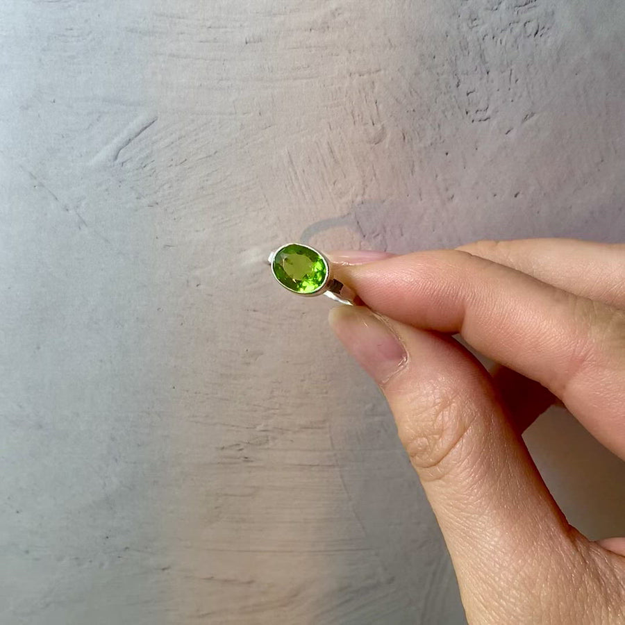 (Peridot/Silver) Hammer Horizon Ring