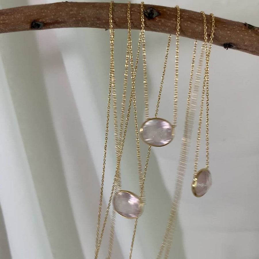 (ローズクオーツ/gold)：oval flower necklace