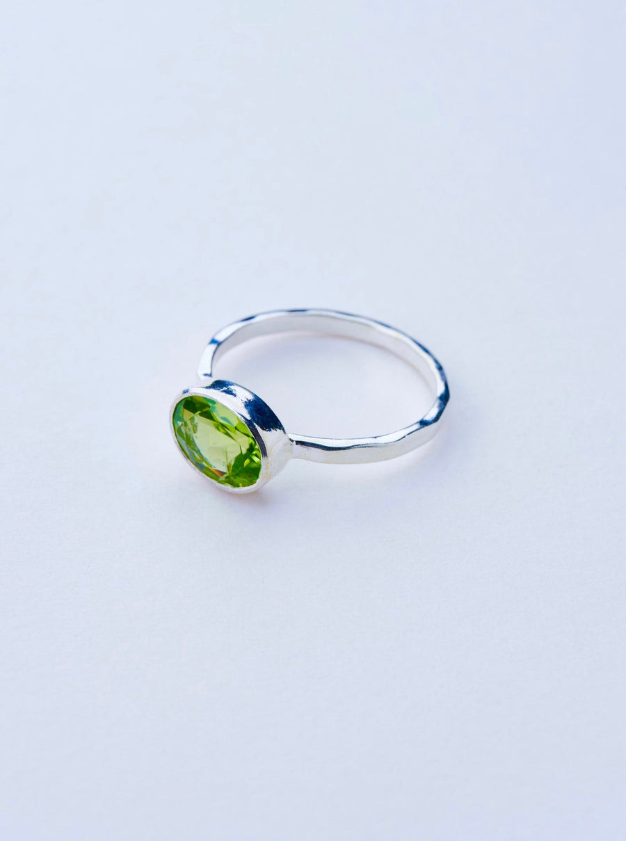 (Peridot/Silver) Hammer Horizon Ring